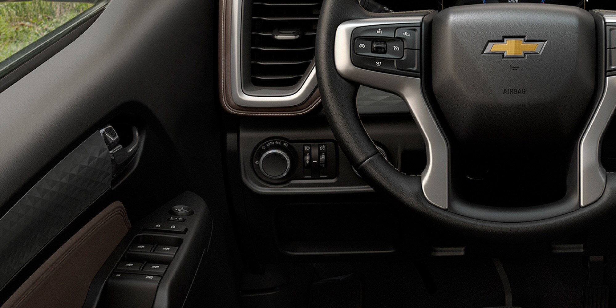 Picape Chevrolet S10 com painel configurável e acabamento refinado